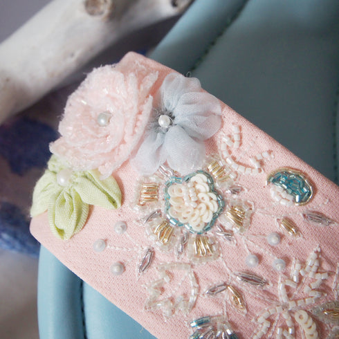 【手刺繡の煌めくサンダル】サンダル・フラワーボタニカル