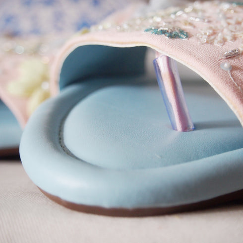 【手刺繡の煌めくサンダル】サンダル・フラワーボタニカル