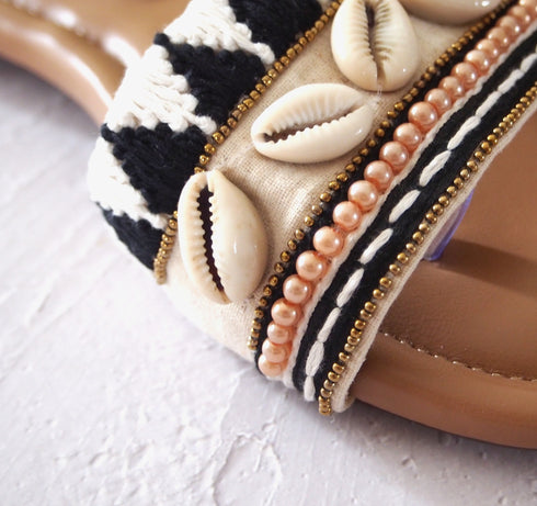 【手刺繡の煌めくサンダル】サンダル・アリエル