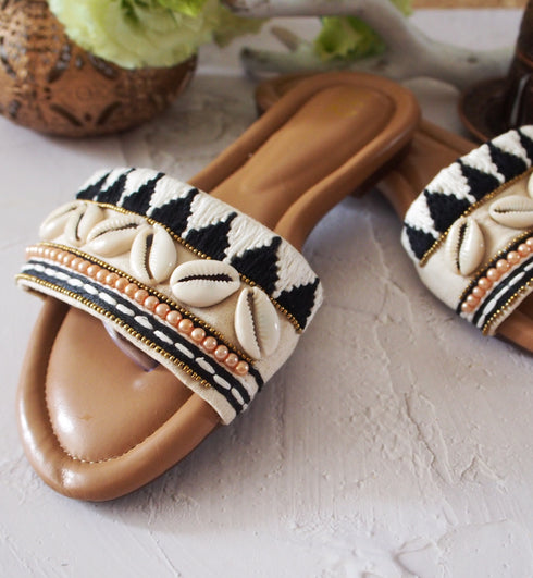 【手刺繡の煌めくサンダル】サンダル・アリエル