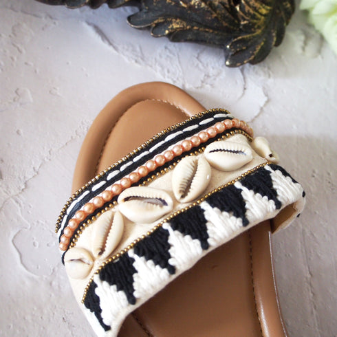 【手刺繡の煌めくサンダル】サンダル・アリエル