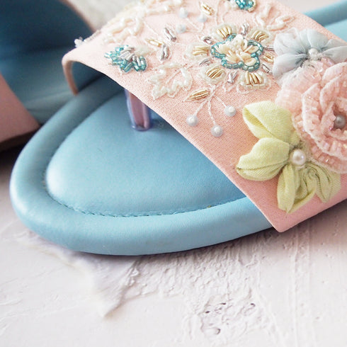 【手刺繡の煌めくサンダル】サンダル・フラワーボタニカル