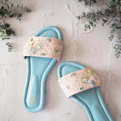 【手刺繡の煌めくサンダル】サンダル・フラワーボタニカル