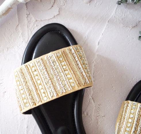 【手刺繡の煌めくサンダル】サンダル・ミラーボール