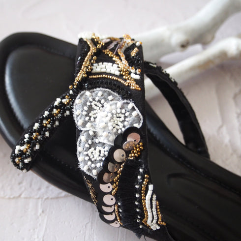 【手刺繡の煌めくサンダル】サンダル・ブルームBK