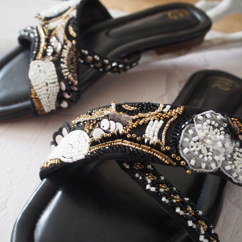 【手刺繡の煌めくサンダル】サンダル・ブルームBK
