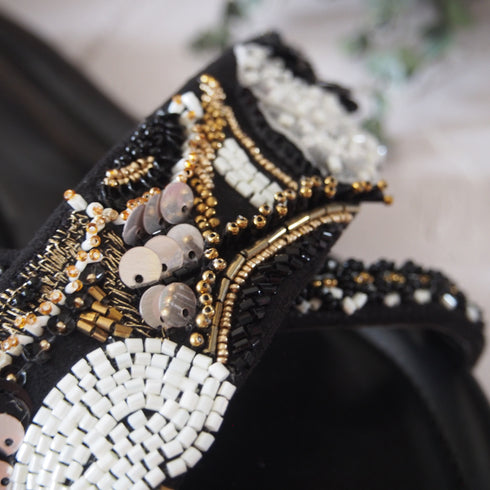 【手刺繡の煌めくサンダル】サンダル・ブルームBK