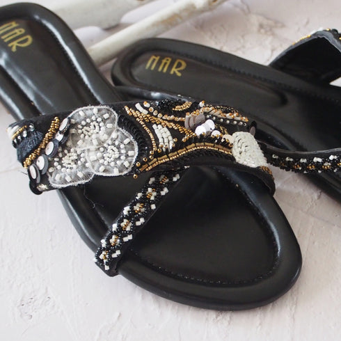 【手刺繡の煌めくサンダル】サンダル・ブルームBK