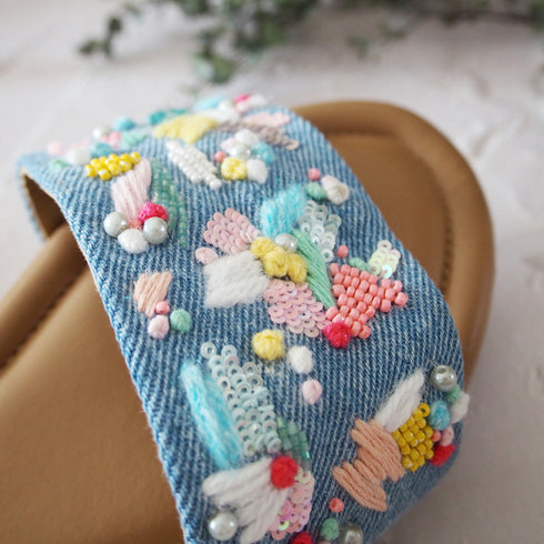 【手刺繡の煌めくサンダル】サンダル・デニムジャズ