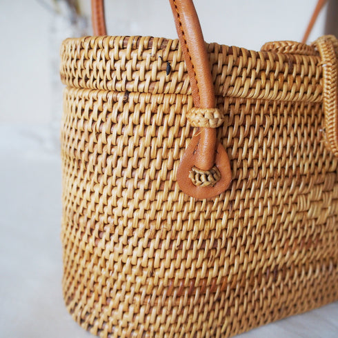 【バリ島の職人技・アタ】カゴバック・スカーフカゴバック