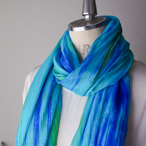 【軽やかつけ心地・神秘的なカラーが魅力】/旅するSILKストール・マリンブルー