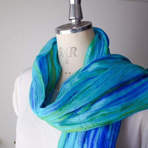 【軽やかつけ心地・神秘的なカラーが魅力】/旅するSILKストール・マリンブルー