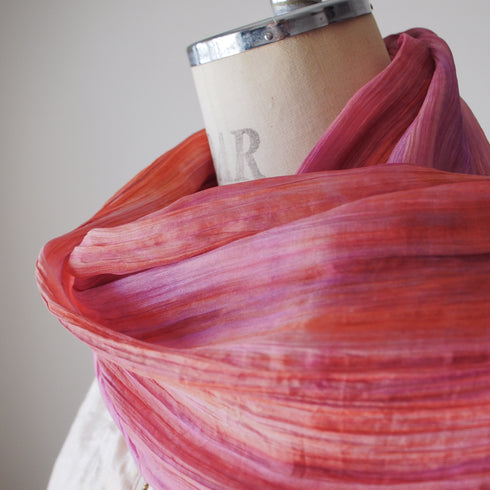 【軽やかつけ心地・神秘的なカラーが魅力】/旅するSILKストール・カラキョイチャイ