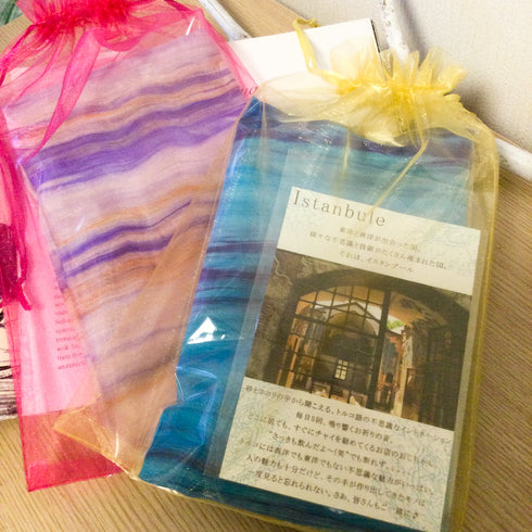 【軽やかつけ心地・神秘的なカラーが魅力】/旅するSILKストール・マリンブルー